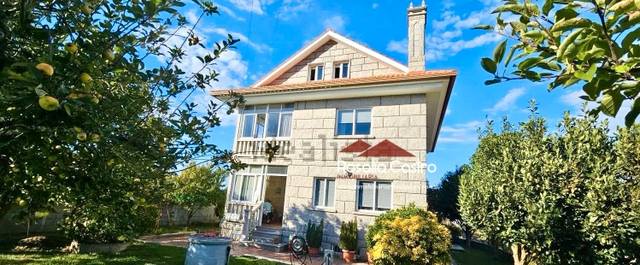 Casa-chalet en Venta en Camiño Soutoliño en Comesaña - Matamá