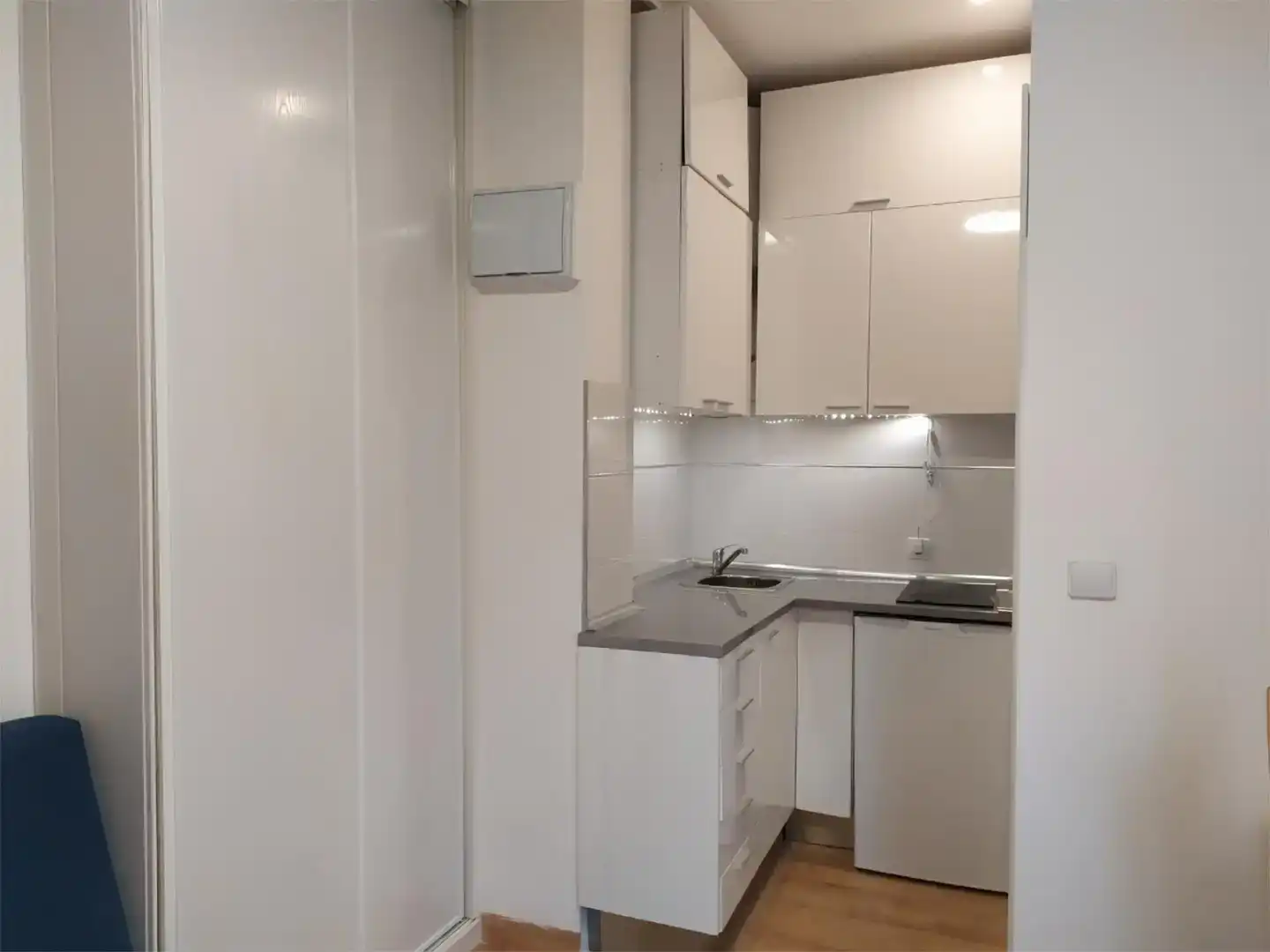 Kitchen of Study for rent in Montequinto  with Air Conditioner, Furnished and Washing machine