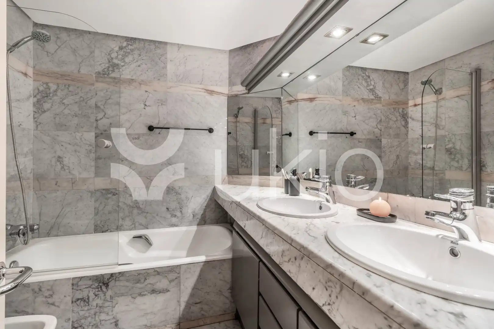 Baño de Apartamento de alquiler en Madrid con Aire acondicionado, Calefacción y Amueblado