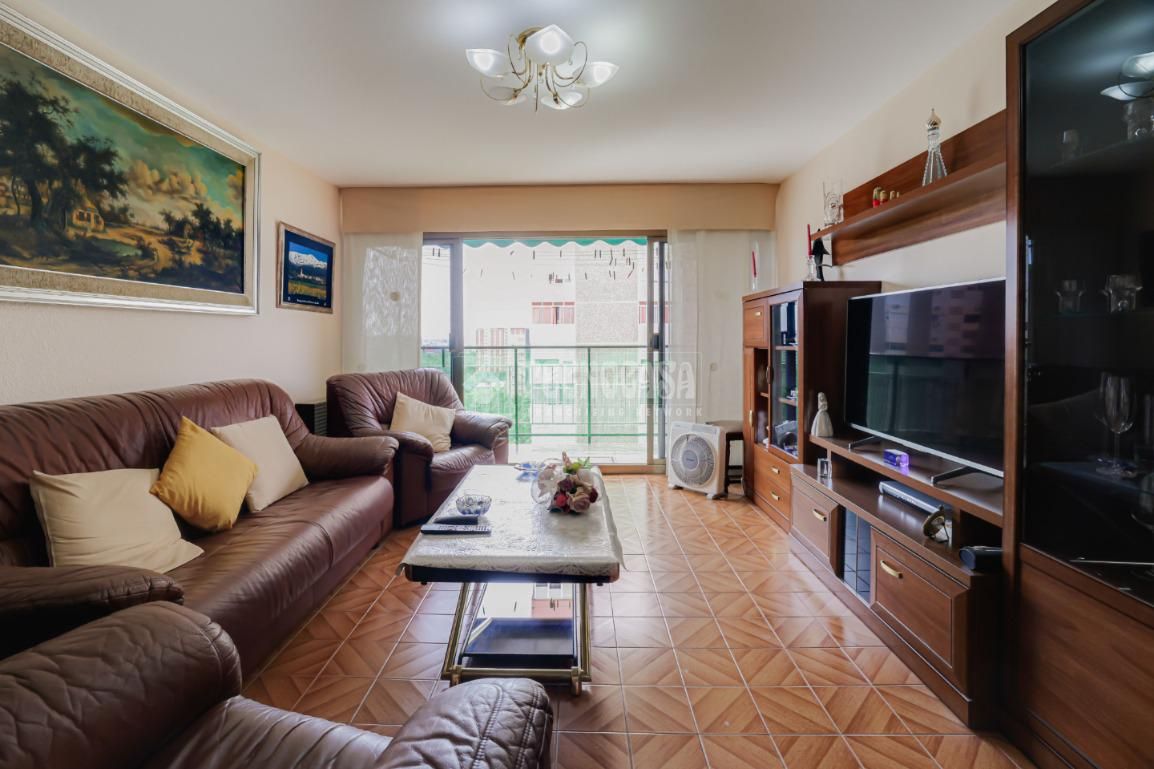 Living room of Flat for sale in L'Hospitalet de Llobregat