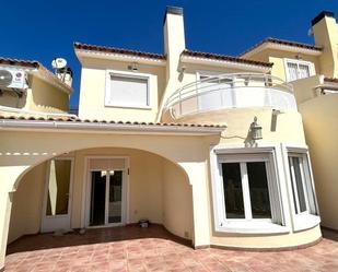 Vista exterior de Casa o xalet de lloguer en Gata de Gorgos amb Aire condicionat, Terrassa i Piscina