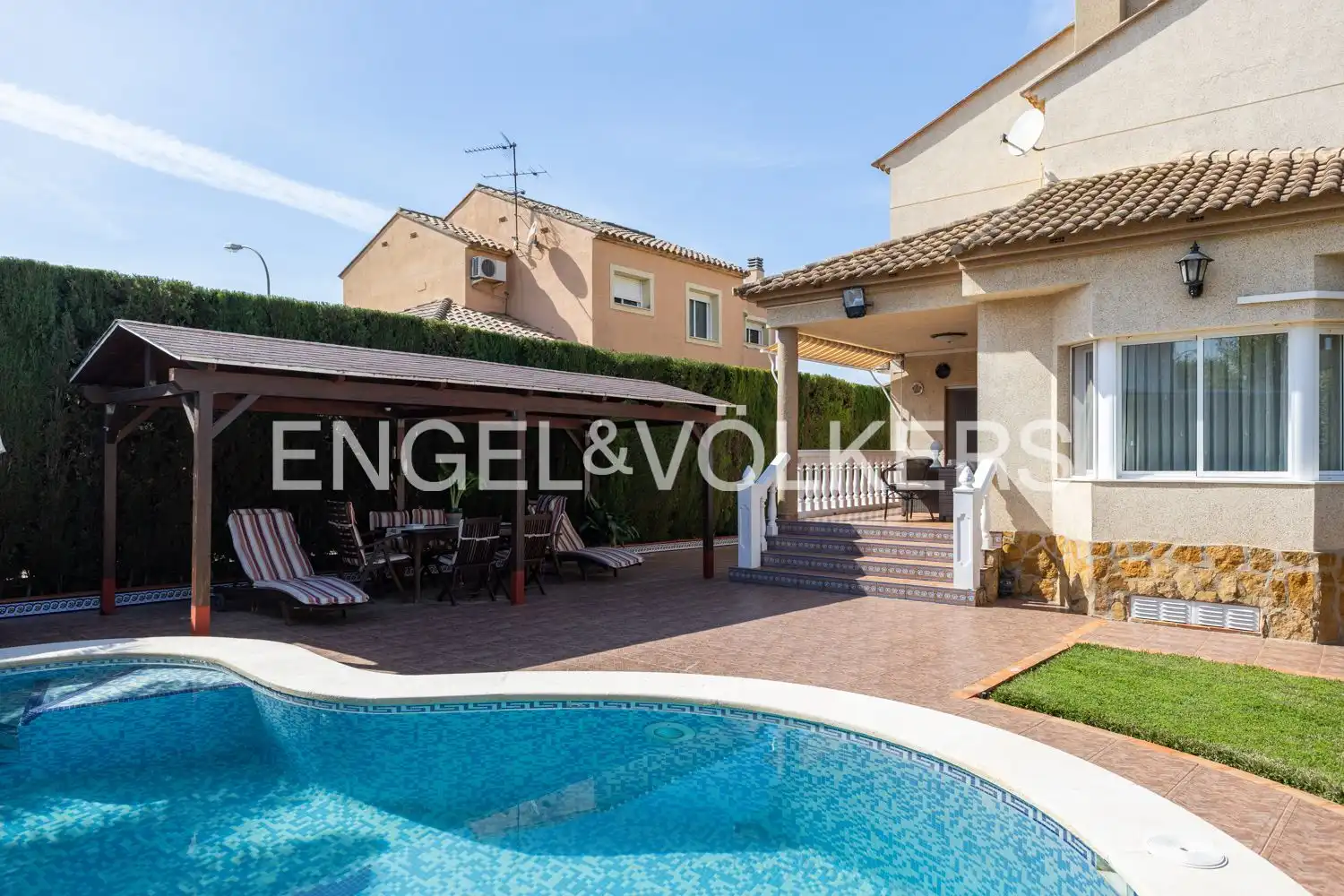 Swimming pool of Houses for sale in L'Eliana  with Air Conditioner, Heating and Private garden