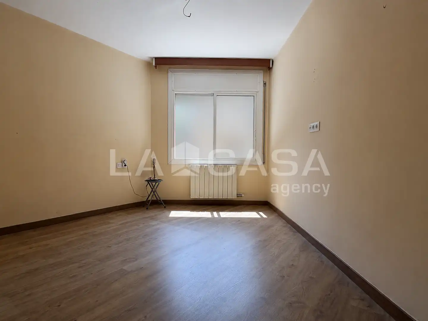Piso en venta en Santa Coloma de Gramenet con Calefacción