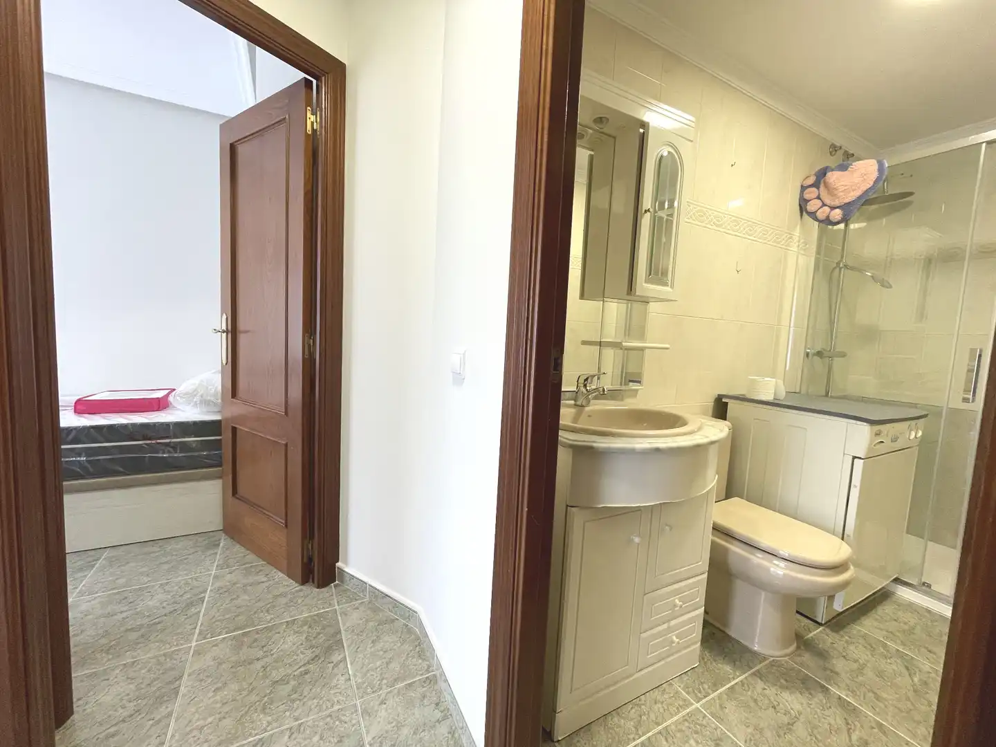 Bathroom of Flat for rent in Salamanca  with Heating, Furnished and Balcony