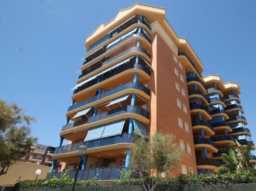 Wohnung mit Pool zur Miete in Calle de Asturias