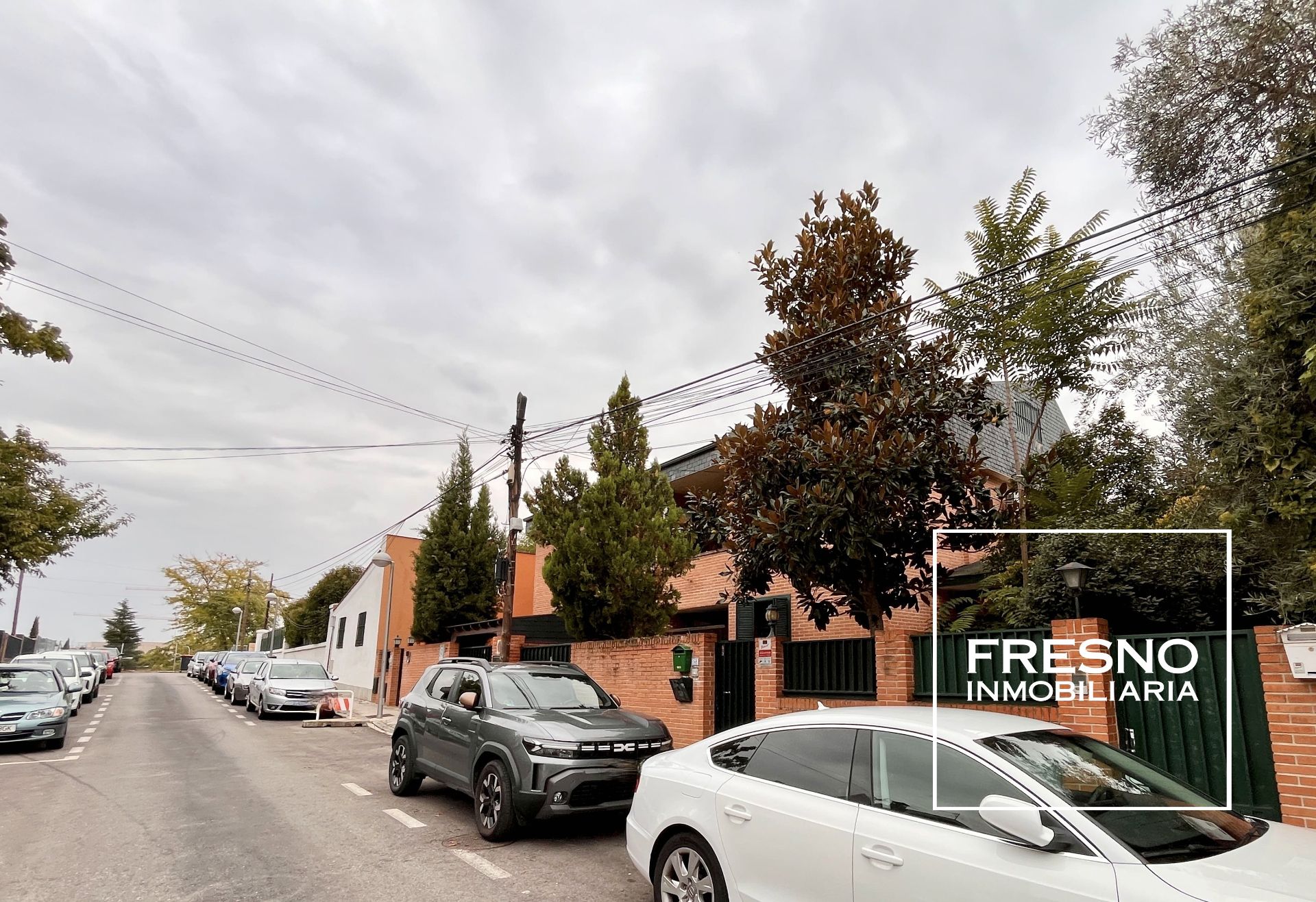 Vista exterior de Casa adosada en venta en  Madrid Capital con Jardín privado