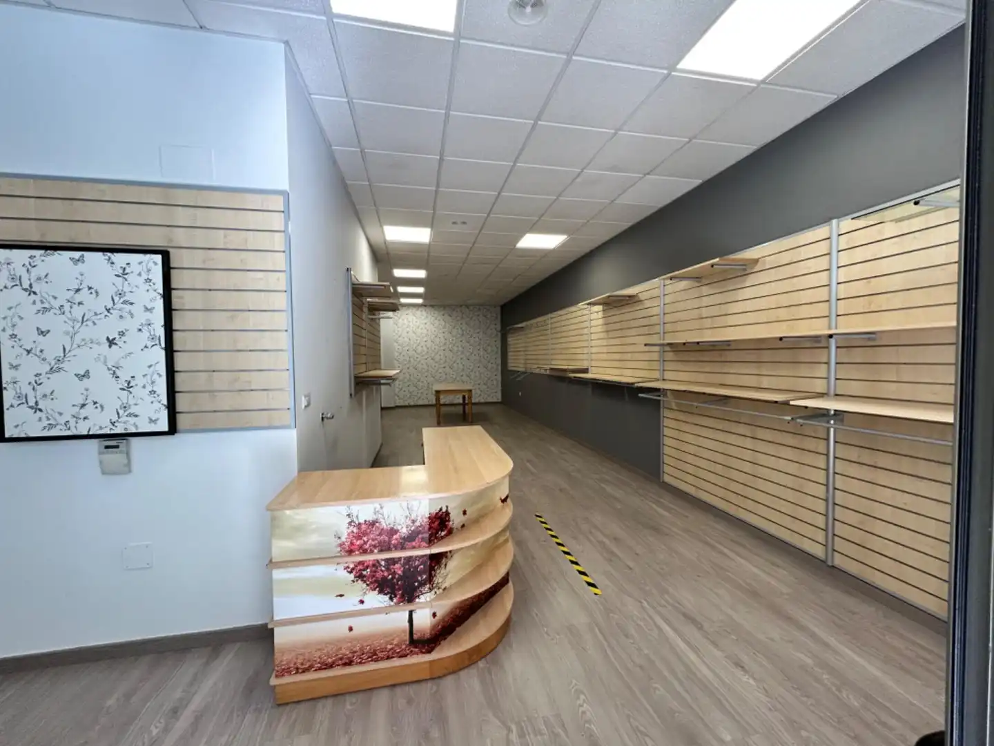 Business premises to rent in Boiro