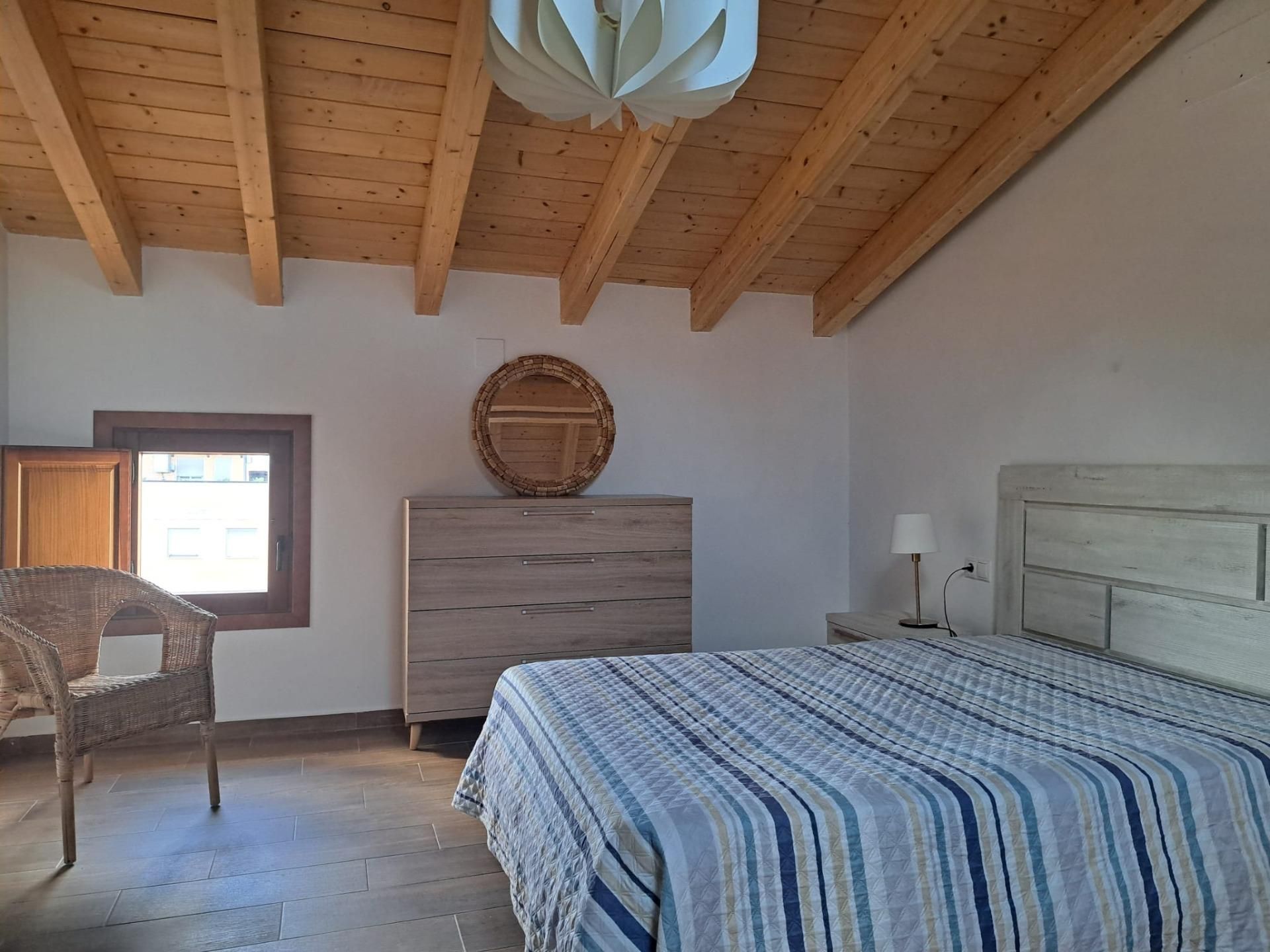 Bedroom of Single-family semi-detached for sale in Requena  with Storage room and Balcony