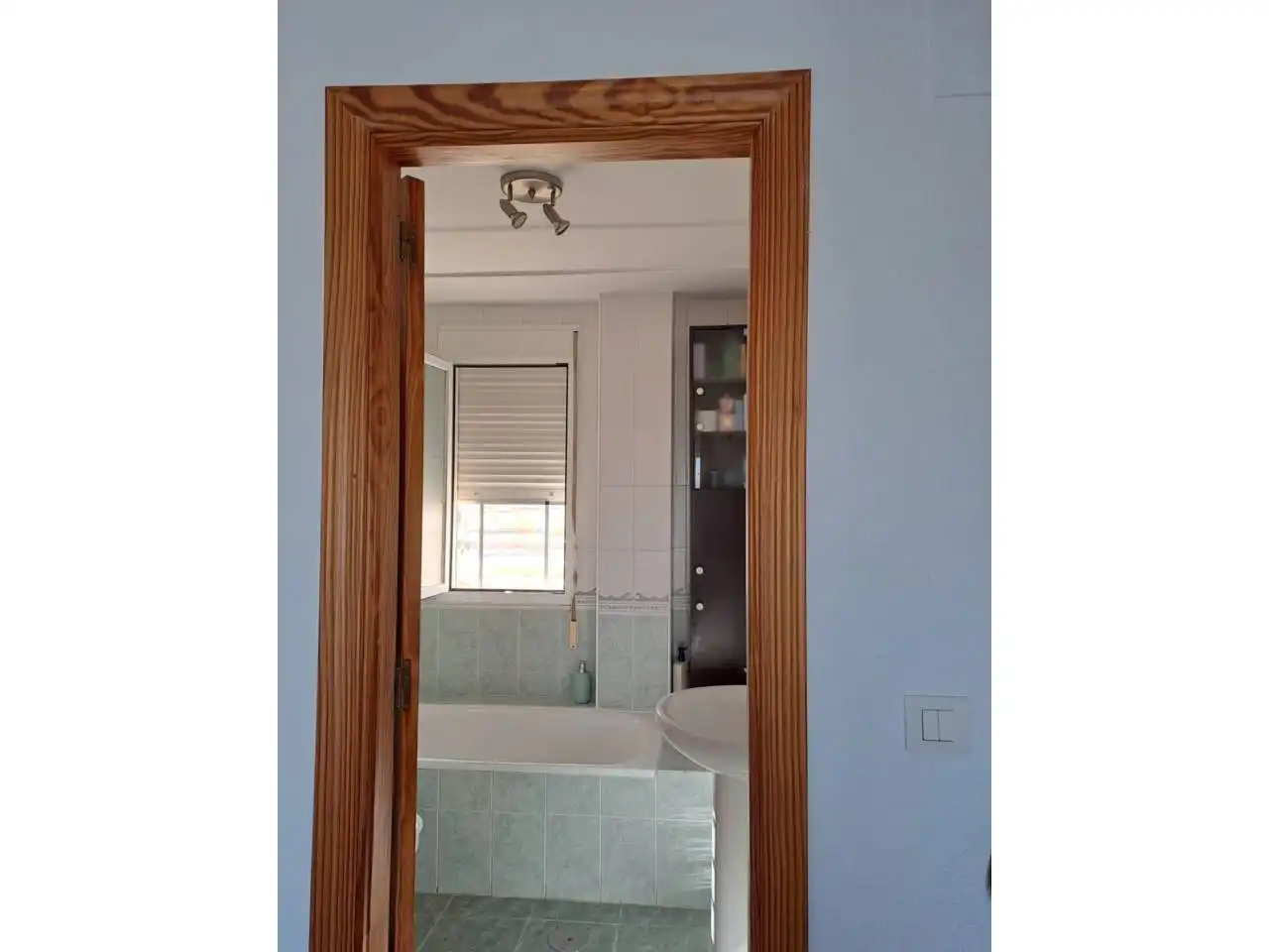 Baño de Dúplex en venta en Baza con Calefacción, Terraza y Trastero