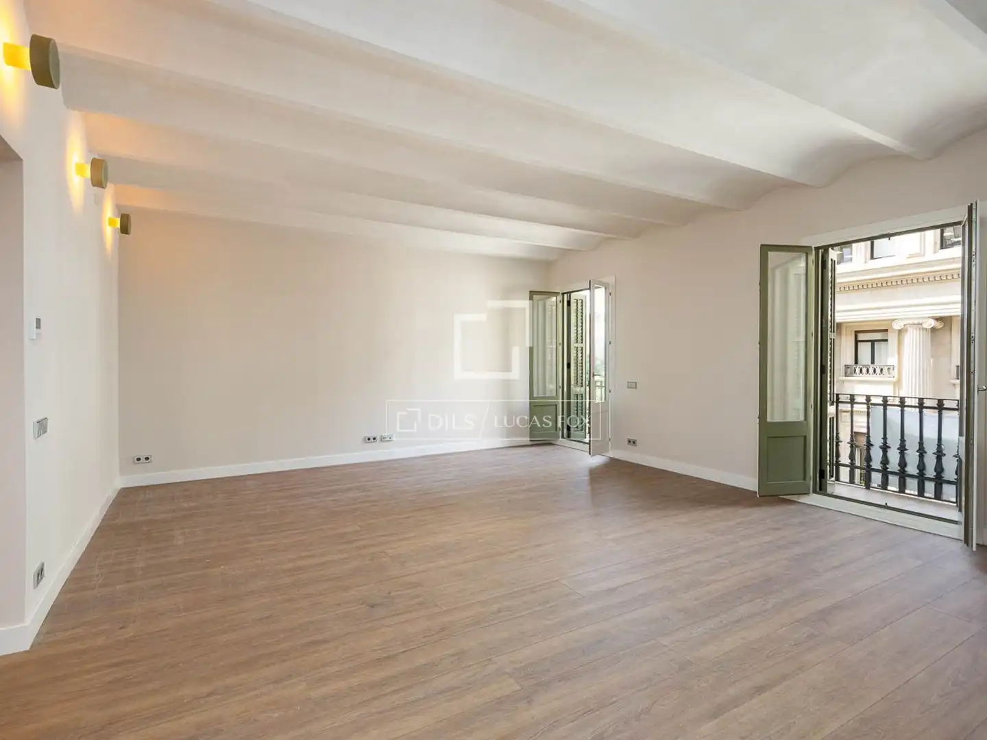 Sala de estar de Piso en venta en Barcelona con Aire acondicionado, Parquet y Balcón