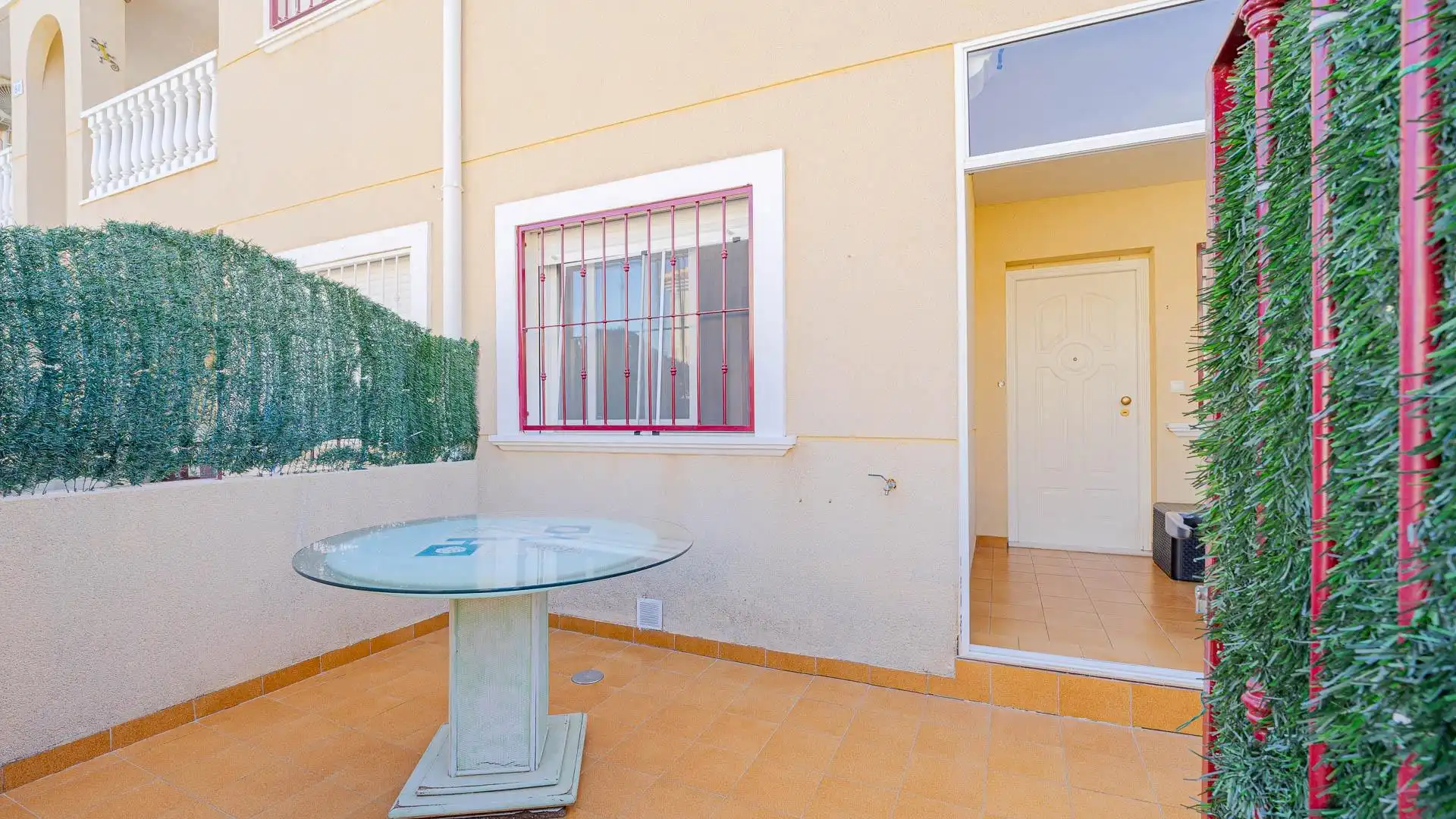 Terrassa de Casa o xalet en venda en Orihuela amb Jardí privat, Moblat i Piscina comunitària