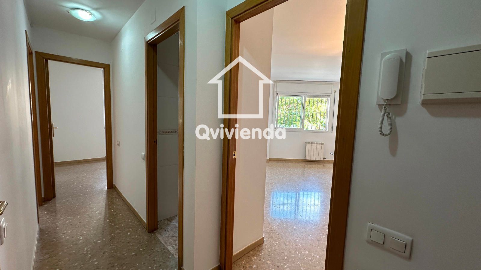 Flat for sale in Terrassa  with Air Conditioner, Heating and Oven
