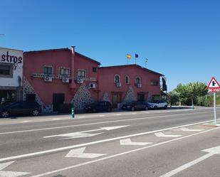 Vista exterior de Casa o xalet en venda en Cabezuela del Valle amb Aire condicionat, Calefacció i Terrassa