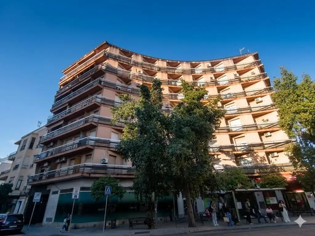 Vista exterior de Piso en venta en Córdoba con Aire acondicionado, Terraza y Alarma