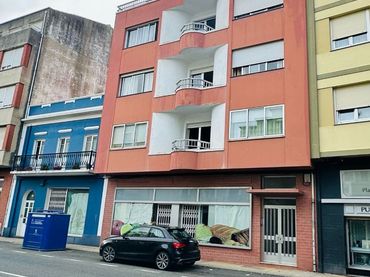 Local comercial en venda a Avenida Constitución 36