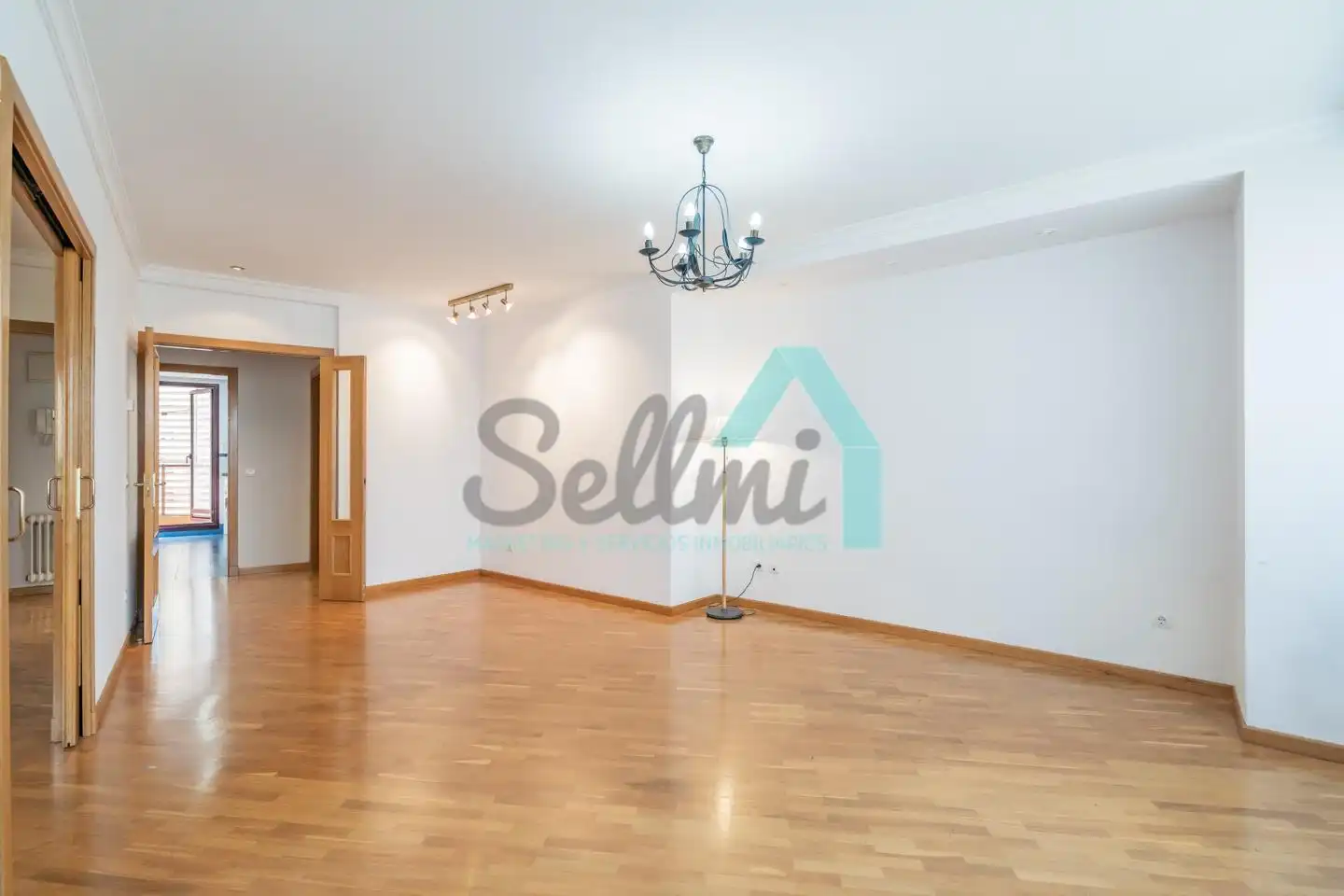 Sala de estar de Piso de alquiler en Oviedo  con Calefacción, Parquet y Terraza