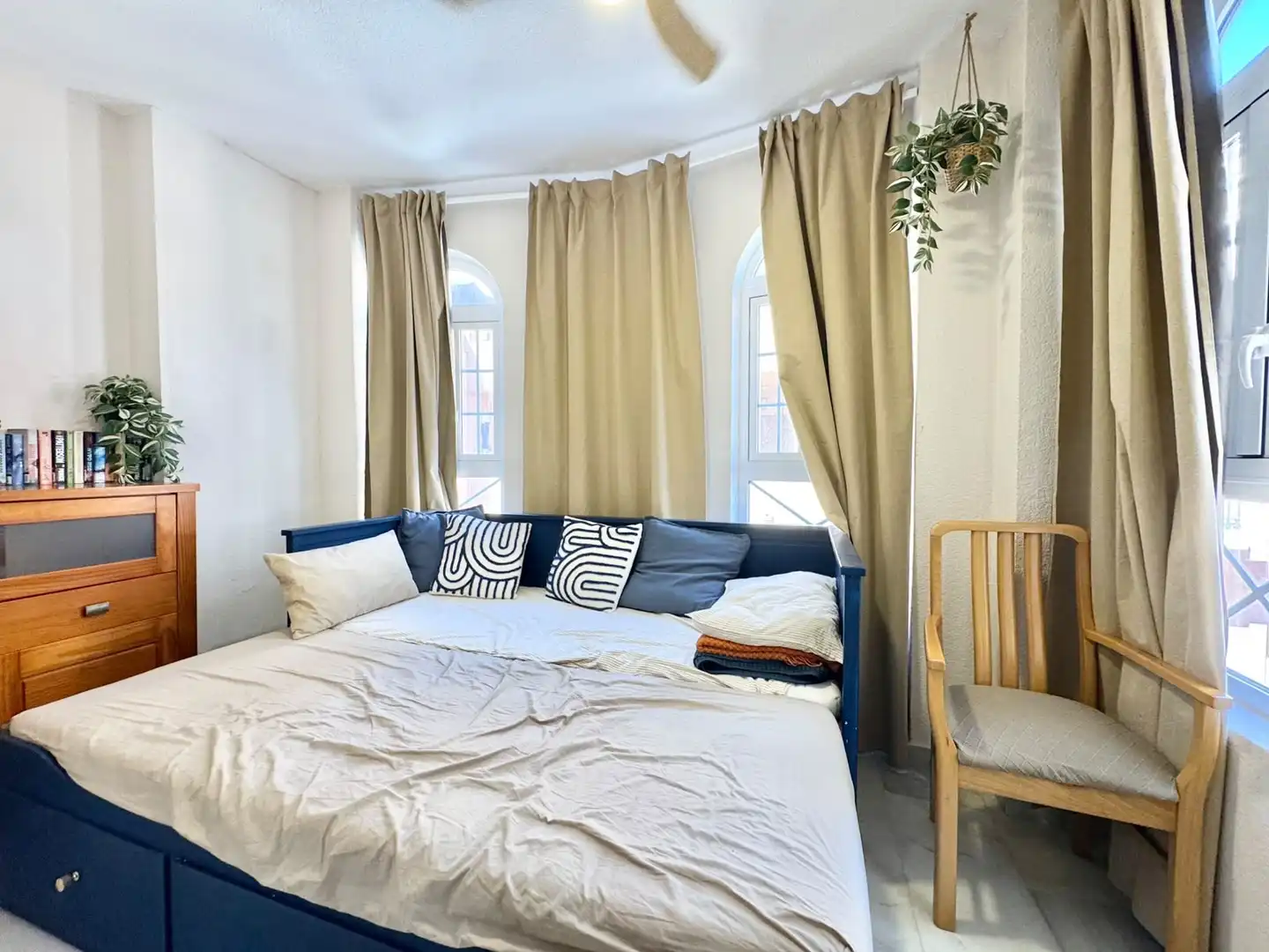 Habitación de Piso de alquiler en Torrevieja con Aire acondicionado, Calefacción y Amueblado