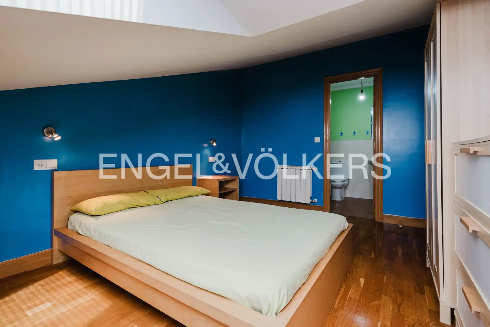 Habitación de Dúplex en venta en Astigarraga con Calefacción y Balcón