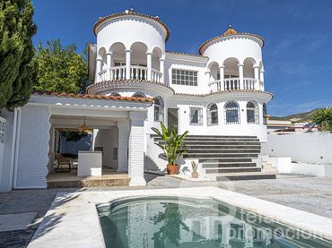 Haus mit Pool zum Verkauf in Arroyo de la Miel