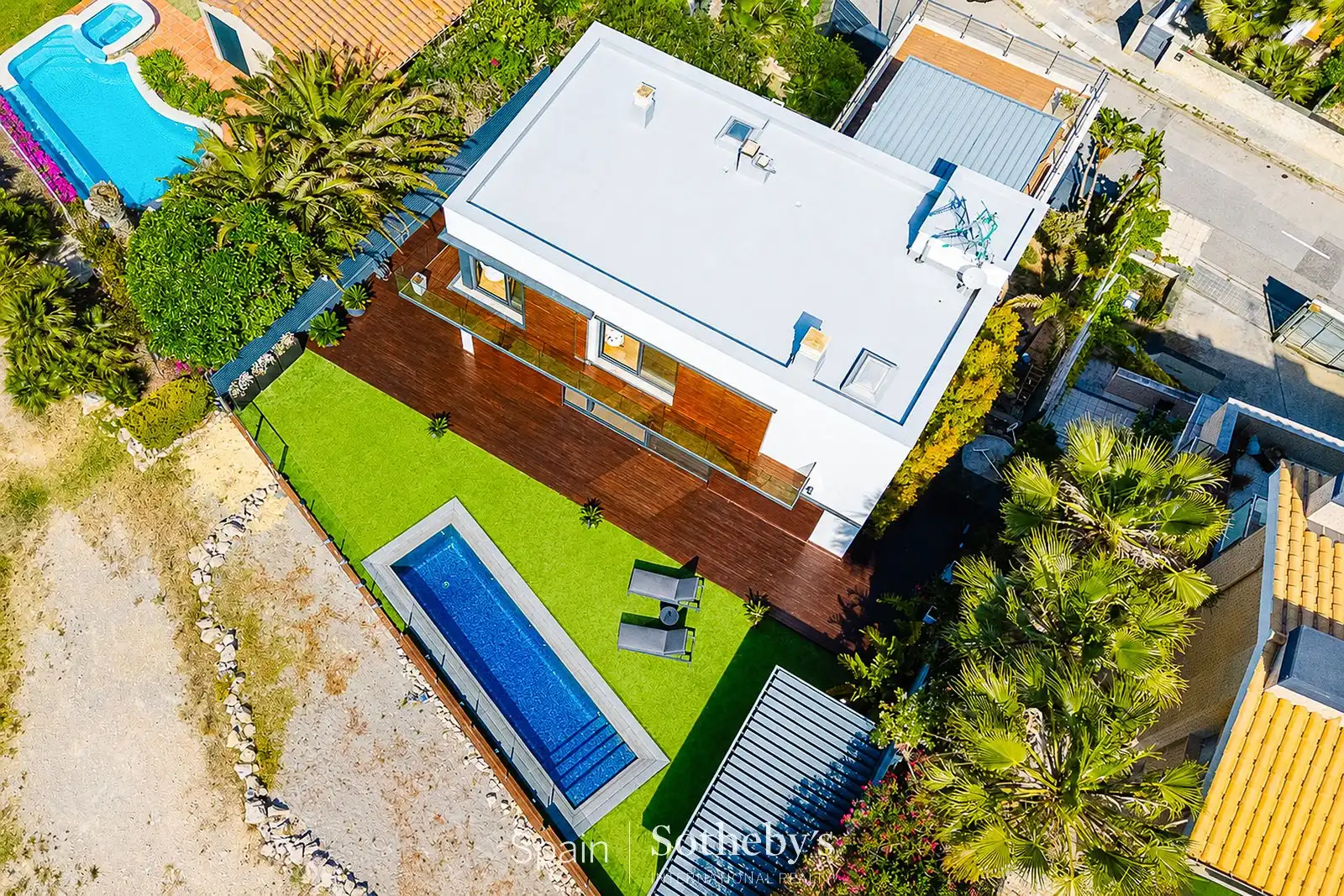 Vista exterior de Casa o xalet en venda en Sitges amb Aire condicionat, Calefacció i Jardí privat