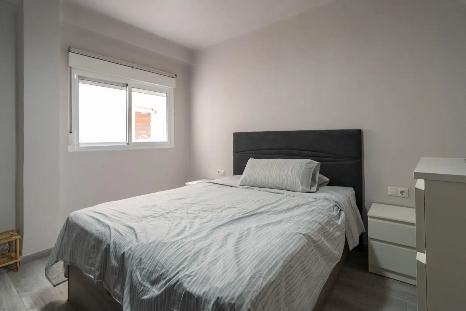 Bedroom of Flat for sale in Silla  with Air Conditioner and Balcony