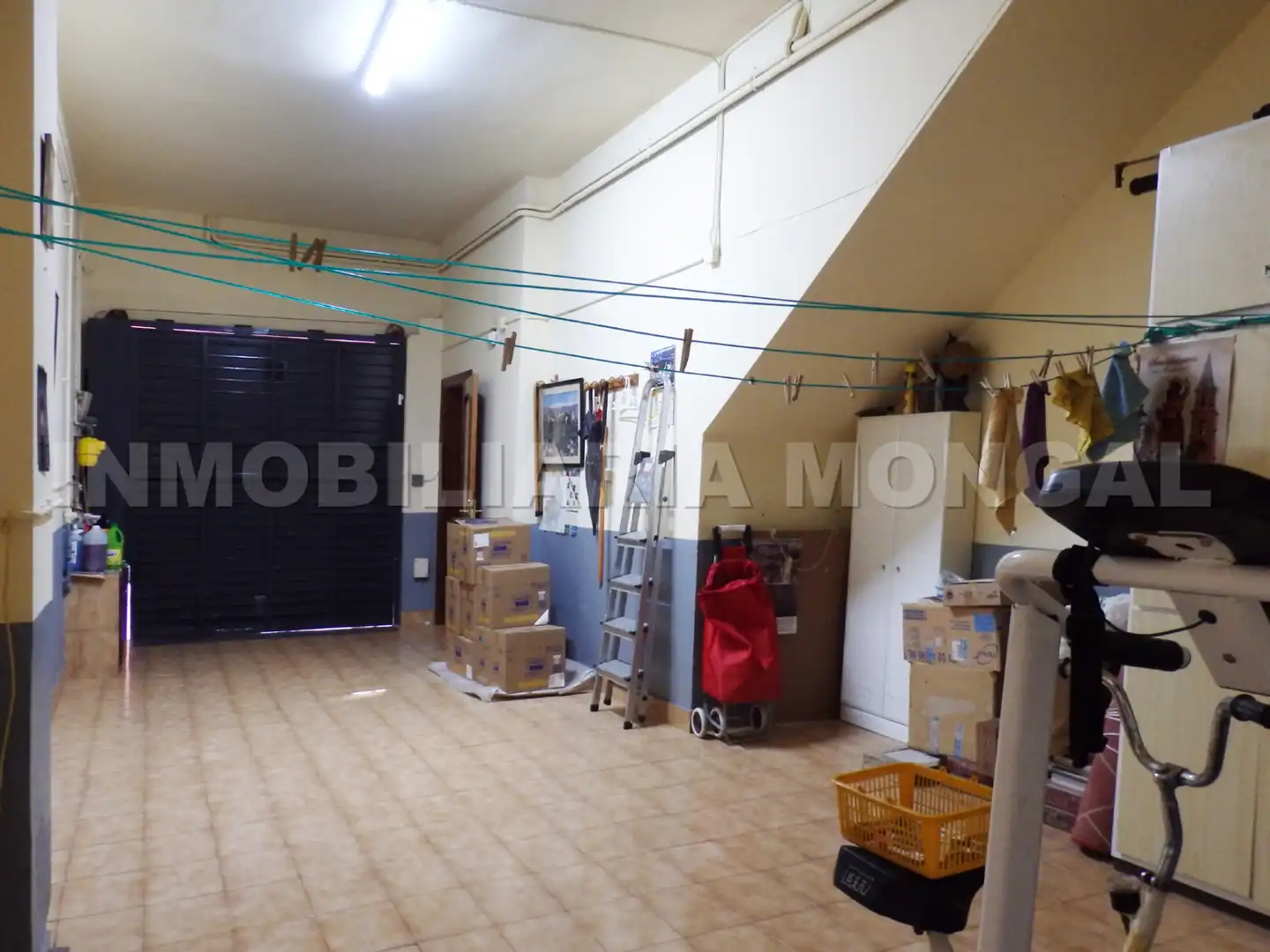 Casa a schiera con terrazza in vendita a Carrer de l'Abat Escarré, imagen 2
