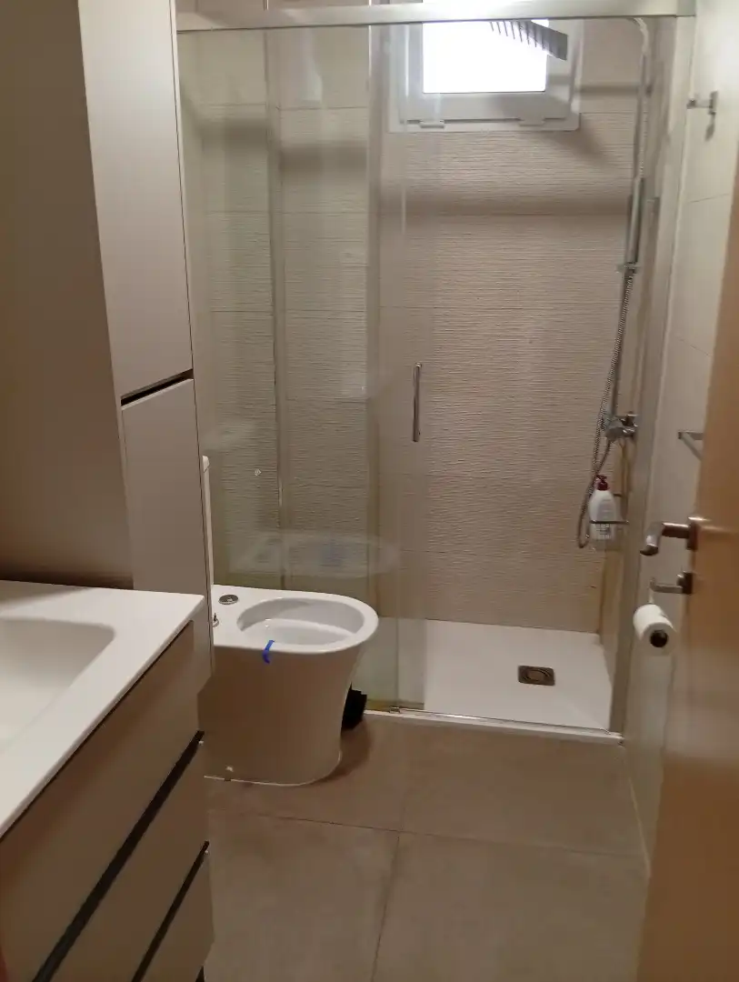 Badezimmer von Wohnung zur Miete in Granada mit Terrasse, Möbliert und Ofen