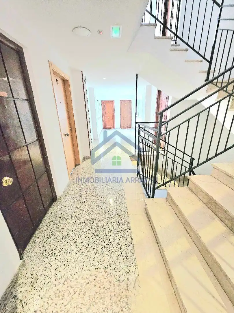 Piso en venta en Granada con Terraza y Amueblado