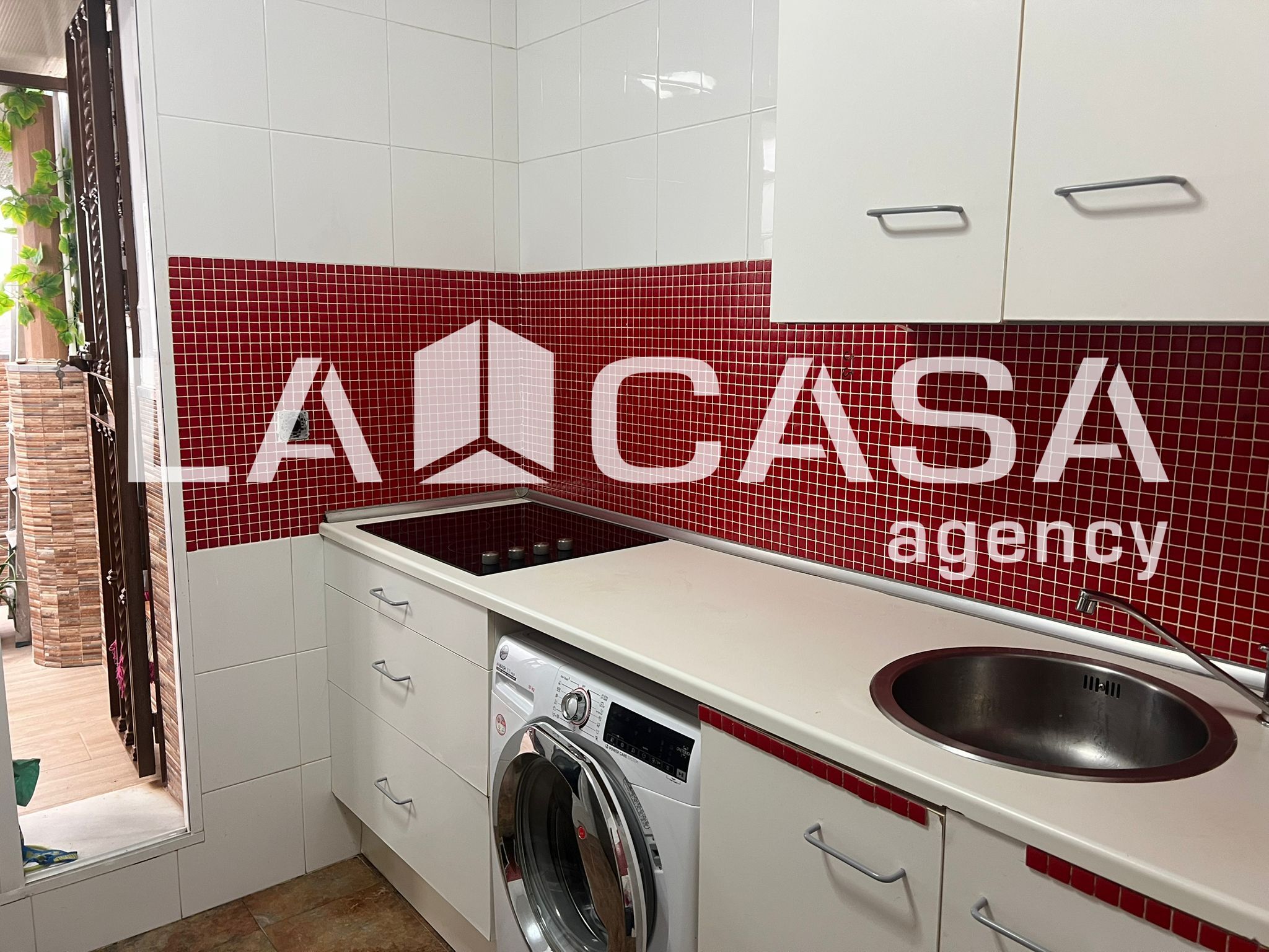 Cuina de Pis en venda en Dos Hermanas amb Terrassa