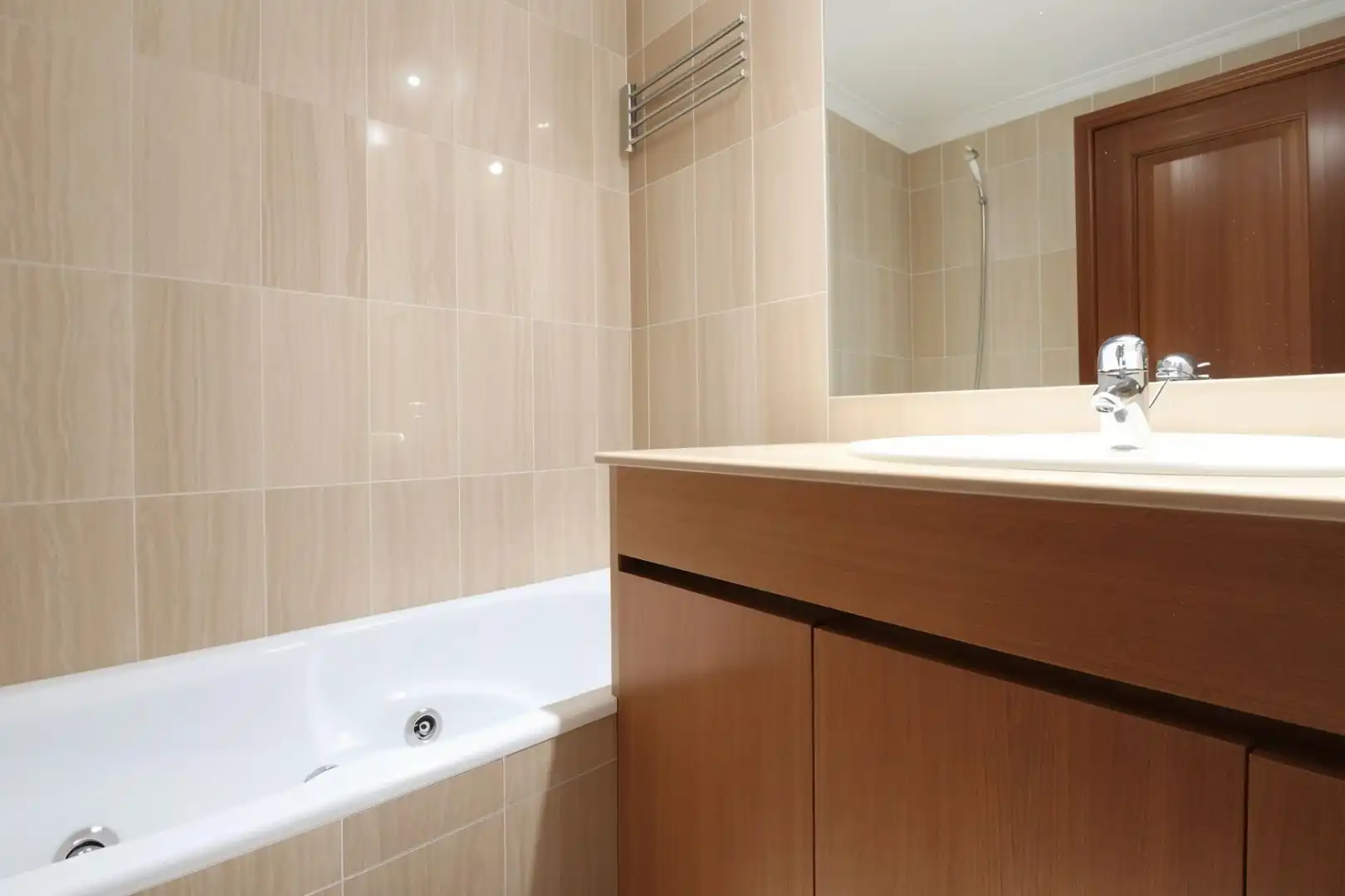 Baño de Piso en venta en  Palma de Mallorca con Aire acondicionado, Calefacción y Balcón