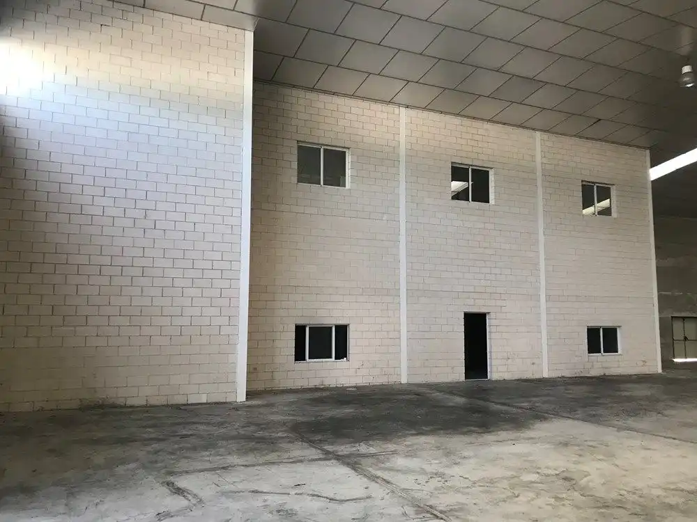 Vista exterior de Nave industrial en venta en Reus