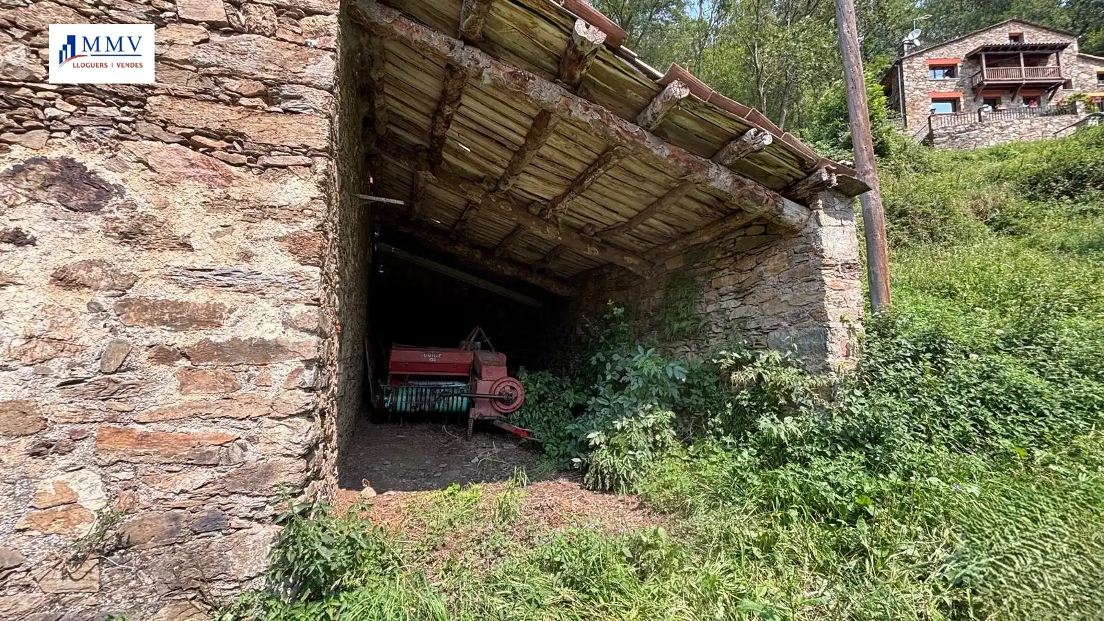 Vista exterior de Finca rústica en venda en Vilallonga de Ter amb Jardí privat i Moblat