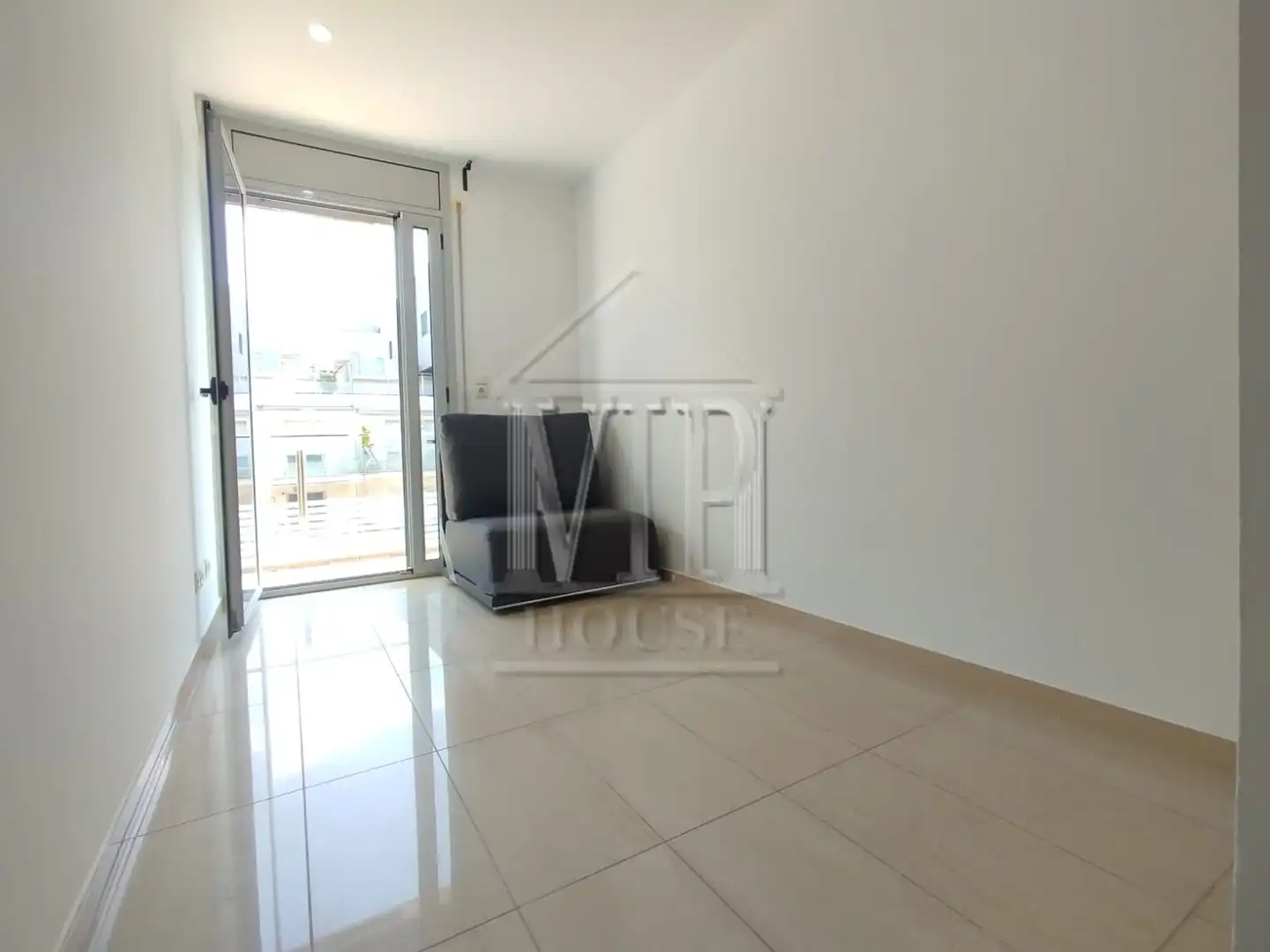 Balcony of Flat for sale in Badalona  with Air Conditioner, Heating and Furnished