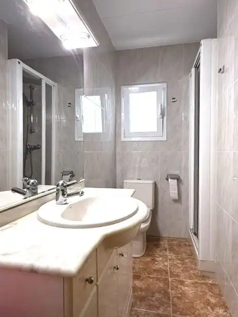 Bany de Àtic en venda en Sant Boi de Llobregat amb Aire condicionat, Calefacció i Parquet