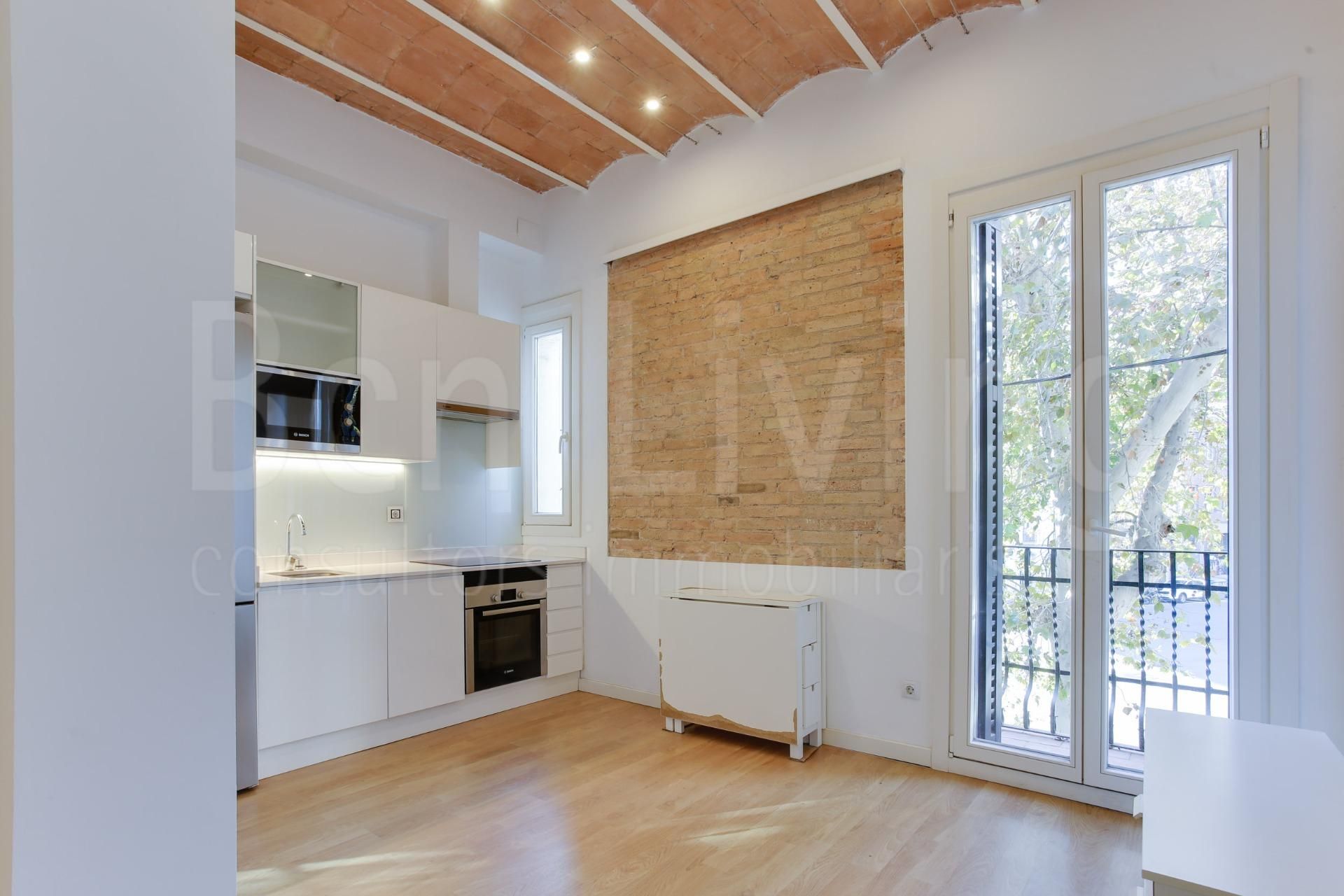 Cuina de Pis de lloguer en  Barcelona Capital amb Aire condicionat, Calefacció i Balcó