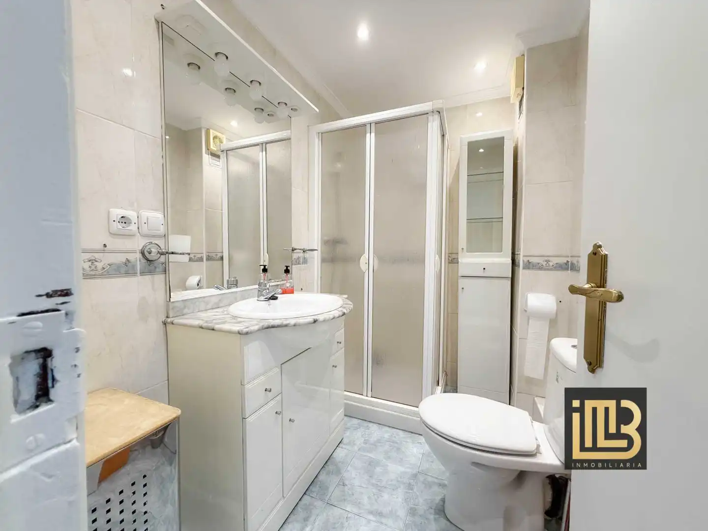 Bathroom of Flat for share in Málaga  with Air Conditioner, Heating and Furnished