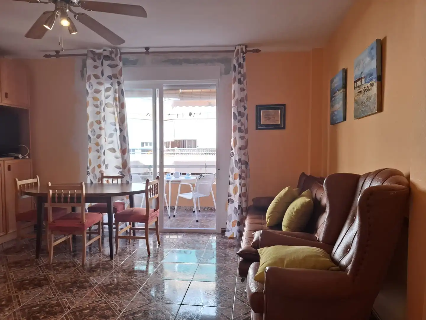 Sala d'estar de Pis en venda en Torrenueva Costa amb Terrassa i Moblat