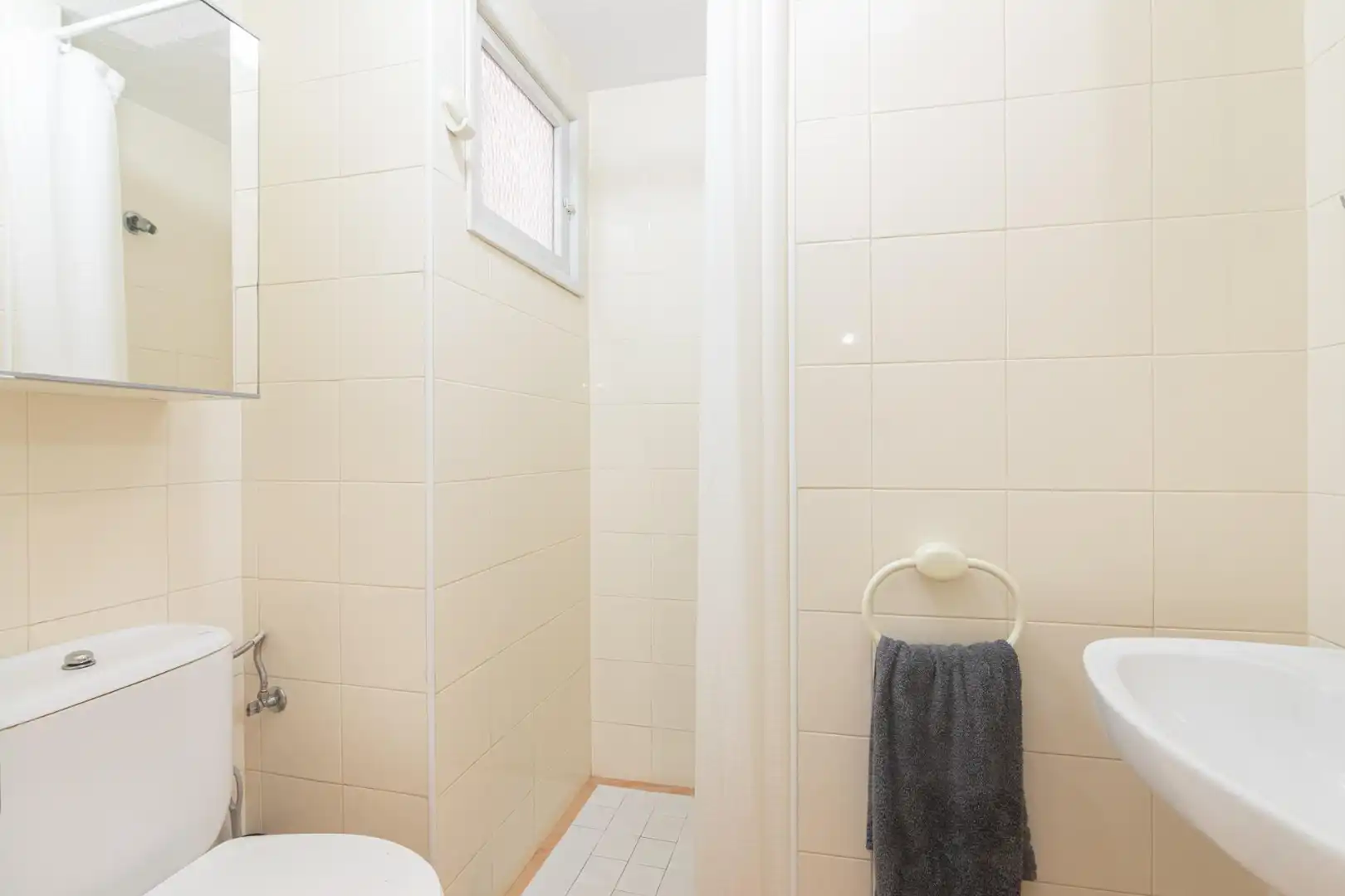 Baño de Piso en venta en Elche / Elx con Balcón