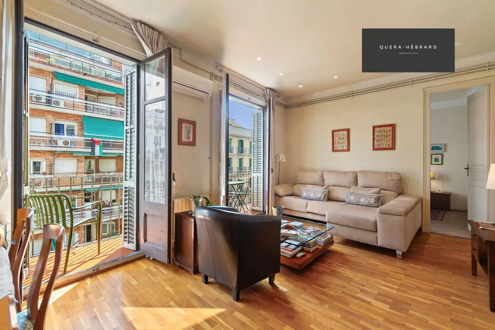 Sala d'estar de Pis en venda en Barcelona amb Aire condicionat, Calefacció i Terrassa