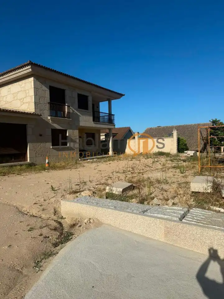 Casa o chalet en venta en Vilanova de Arousa con Calefacción, Jardín privado y Terraza