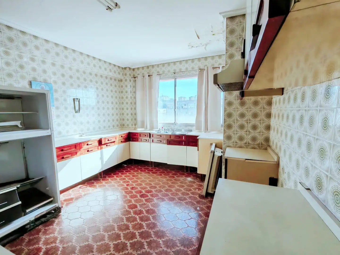Cocina de Piso en venta en Vigo  con Calefacción y Terraza