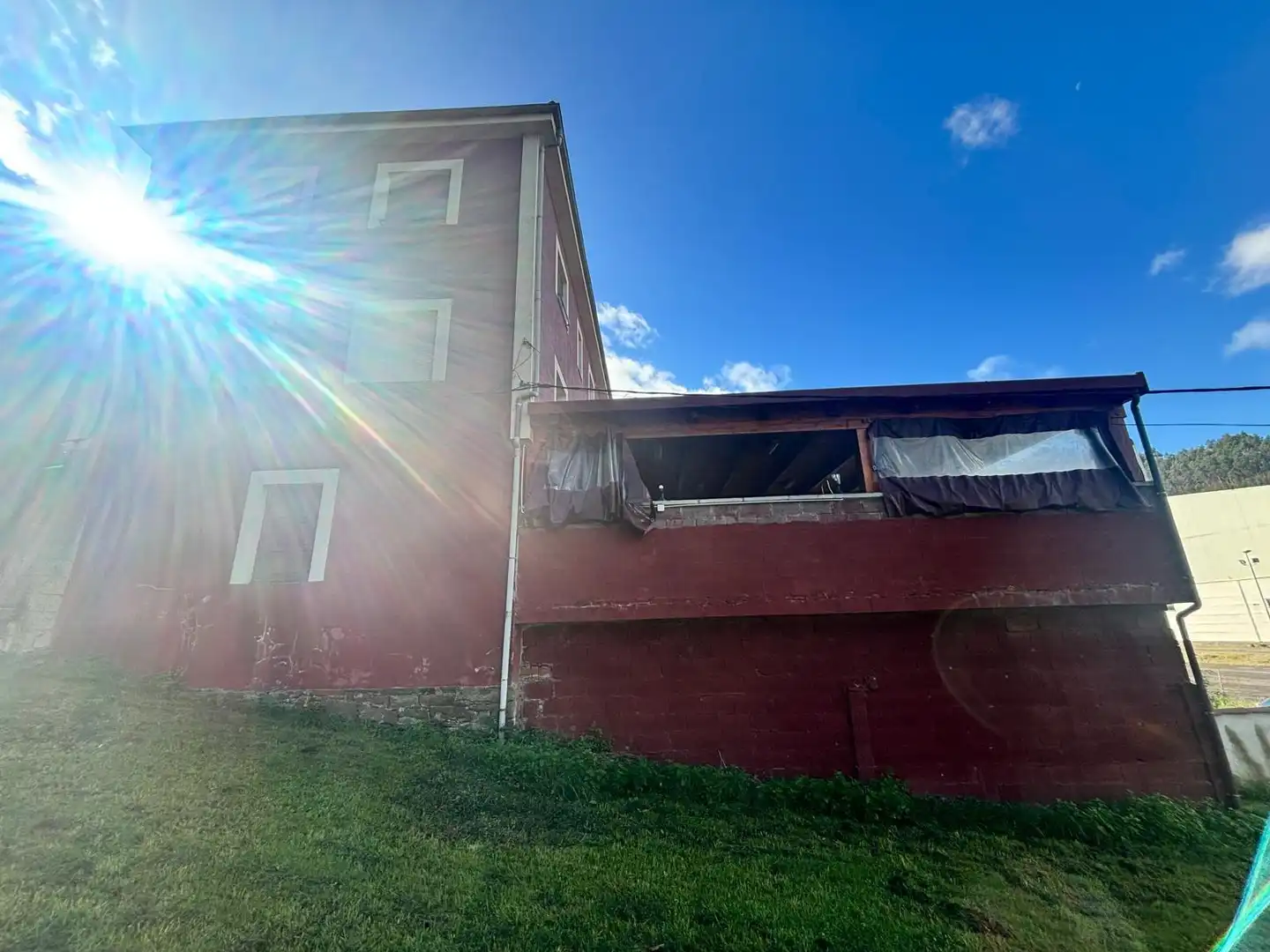 Vista exterior de Pis en venda en Mieres (Asturias) amb Calefacció