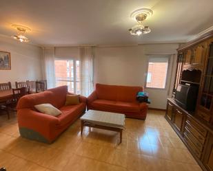 Living room of Flat for sale in Palencia Capital  with Heating, Terrace and Furnished