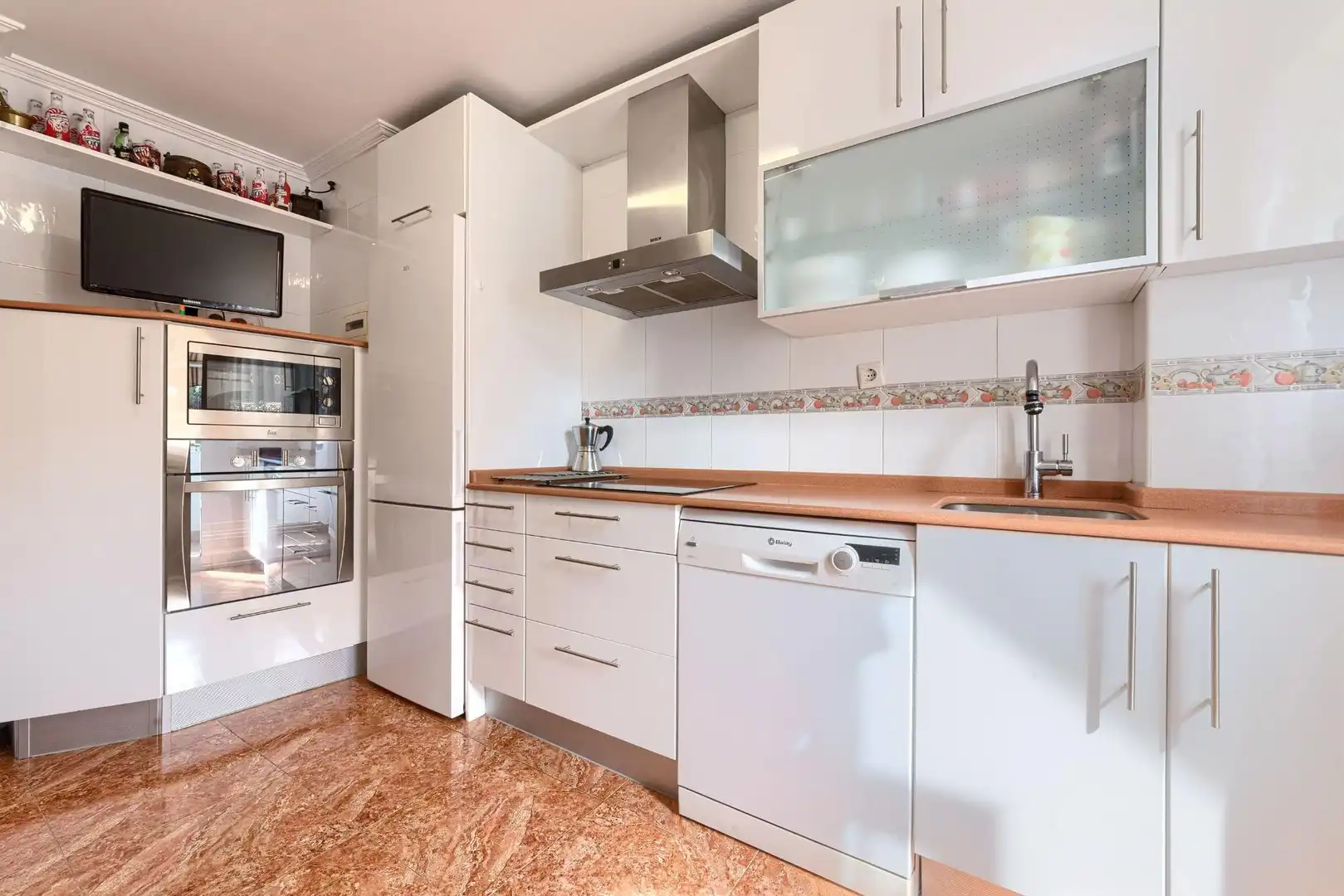 Cocina de Piso en venta en Barakaldo  con Calefacción, Jardín privado y Terraza