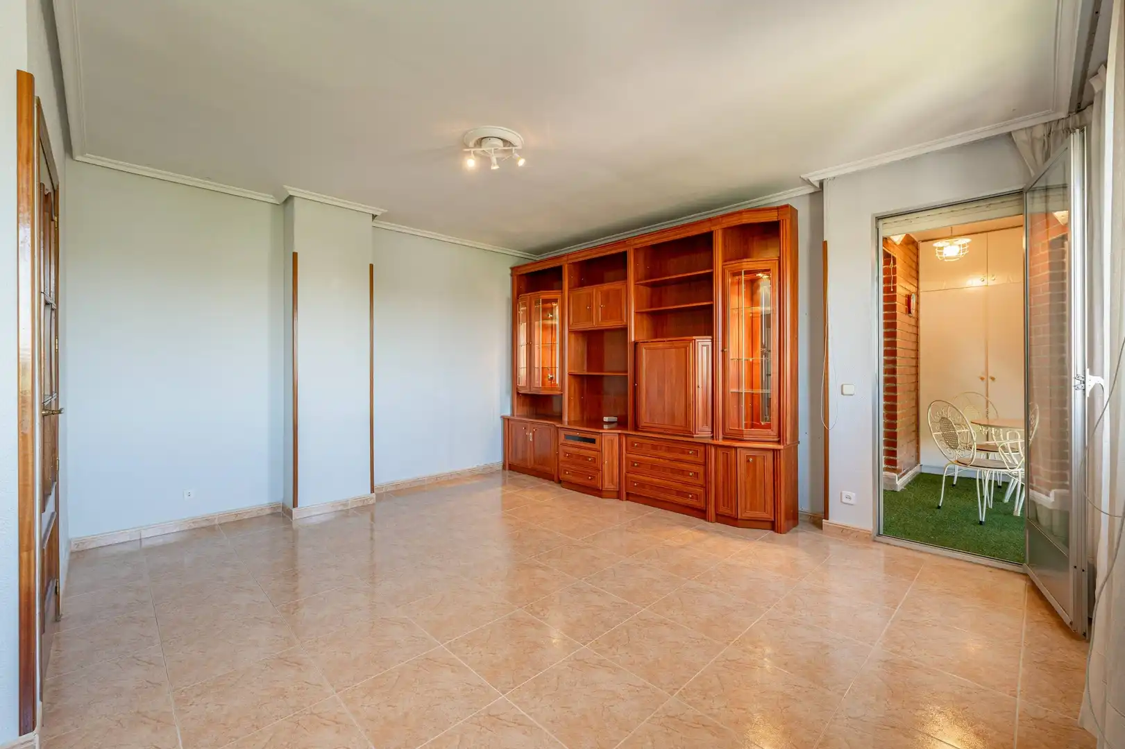 Sala d'estar de Pis en venda en Madrid amb Calefacció i Terrassa