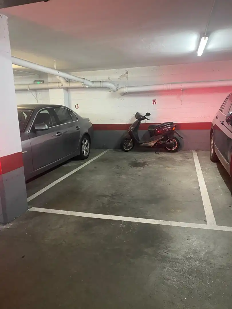 Parking de Dúplex en venta en Palencia con Calefacción y Parquet
