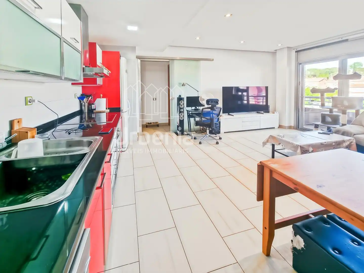 Küche von Wohnung zum Verkauf in Mataró mit Klimaanlage, Terrasse und Abstellraum