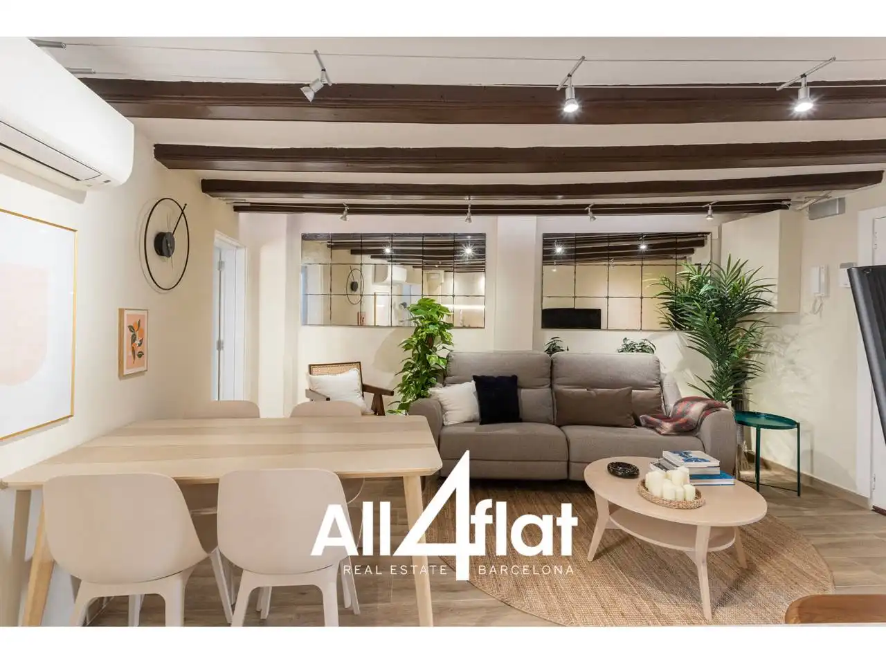 Sala de estar de Piso en venta en Barcelona con Aire acondicionado, Parquet y Amueblado