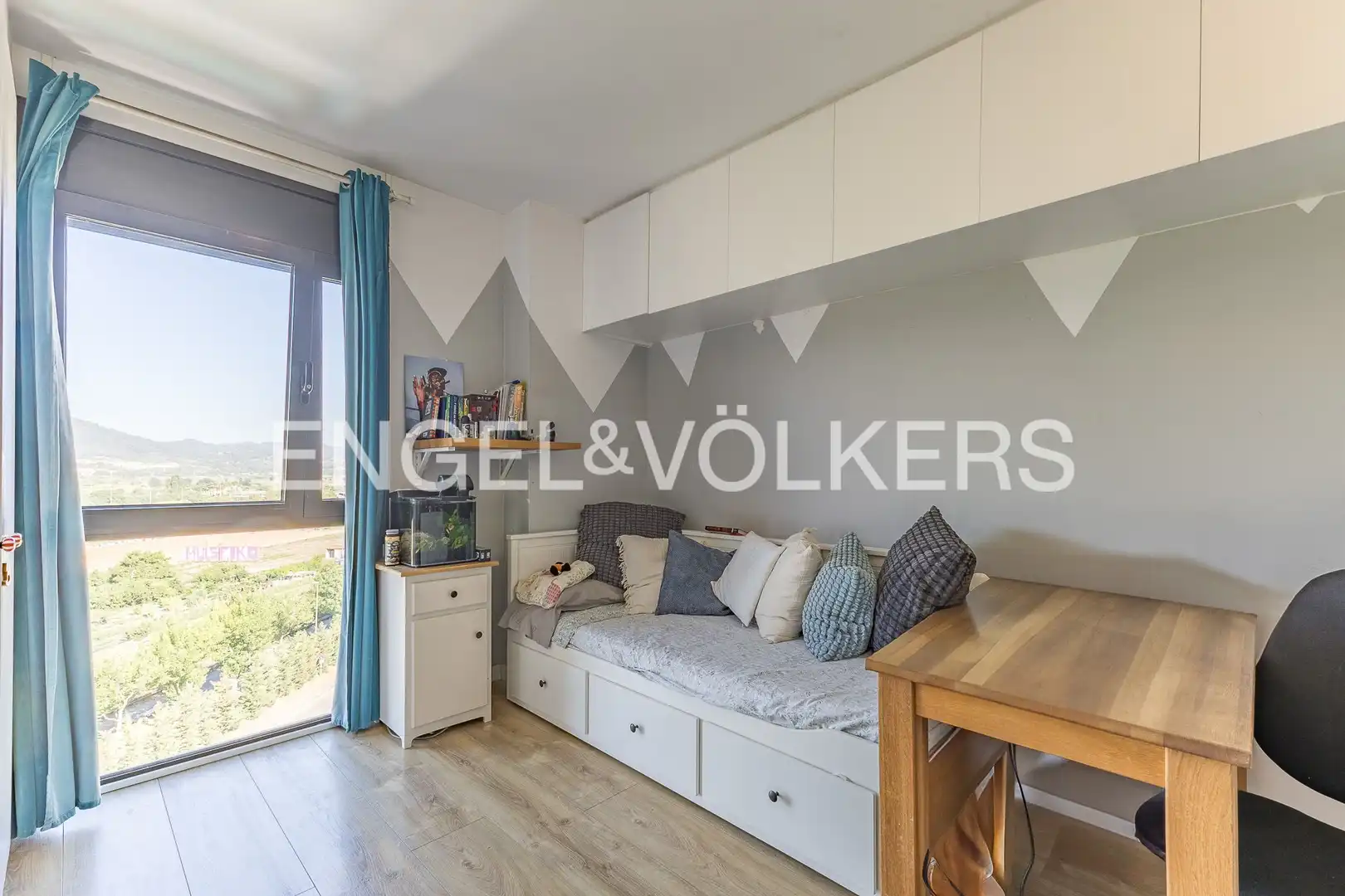 Habitación de Ático en venta en Sant Joan Despí con Aire acondicionado, Calefacción y Parquet