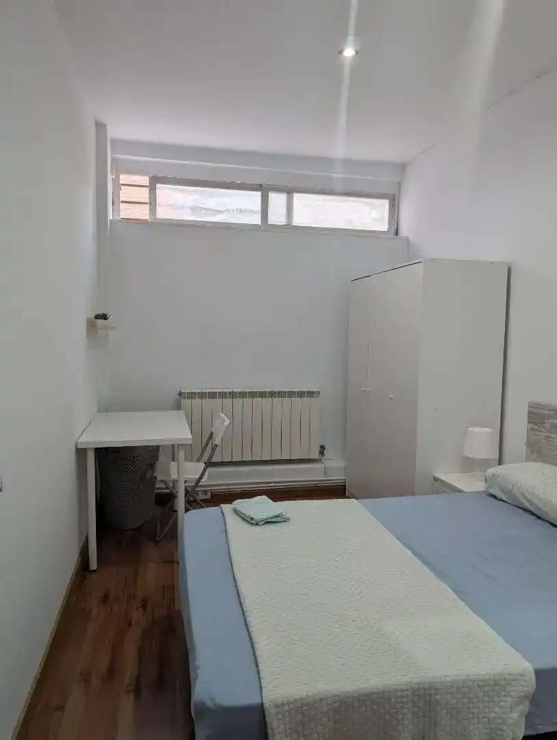 Dormitori de Casa o xalet per a compartir en Madrid amb Aire condicionat, Parquet i Traster